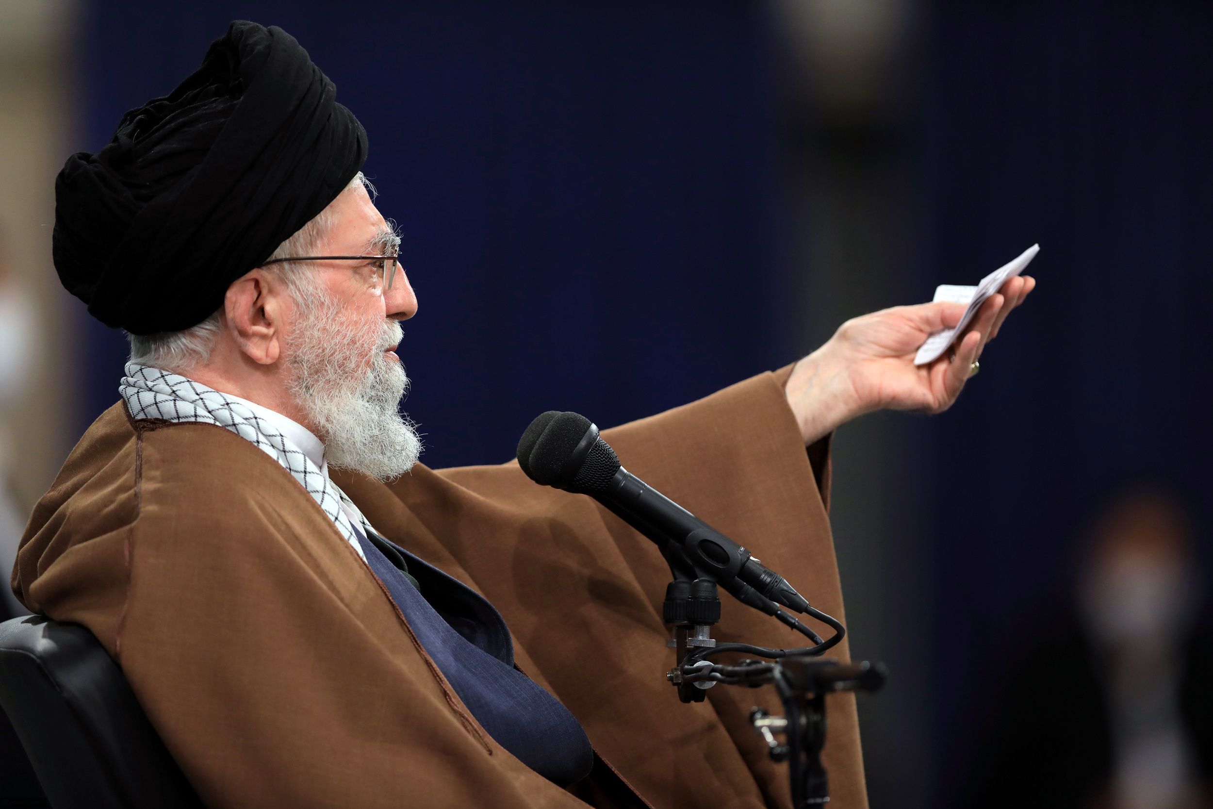 Former Regime Insider Says Khamenei Seeks To Save Face Via Hijab Enforcement  