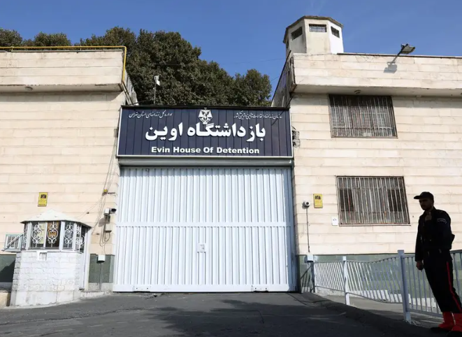 بند زنان اوین با اعتصاب غذای ۱۰ زندانی قزل‌حصار در اعتراض به اعدام‌ها همراه شد