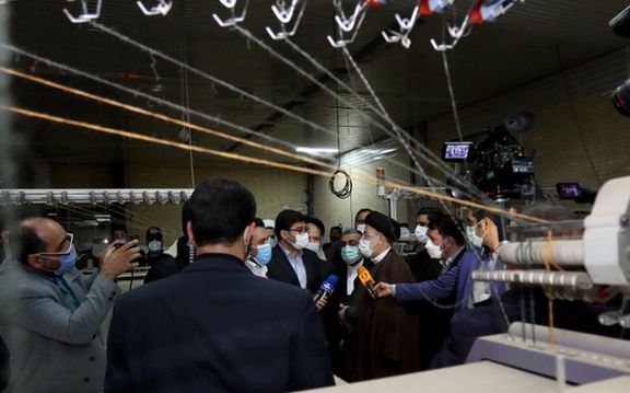 Pundits Dismiss Raisi’s Claims Of Creating Nearly A Million Jobs