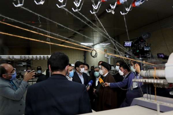 Pundits Dismiss Raisi’s Claims Of Creating Nearly A Million Jobs