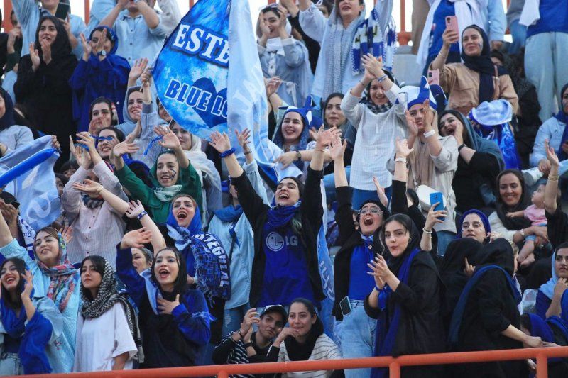 بازی فولاد هم فقط با تماشاگر زن شد؛ استقلال-سپاهان، افتتاحیه آزادی، بدون تماشاگر و در سکوت