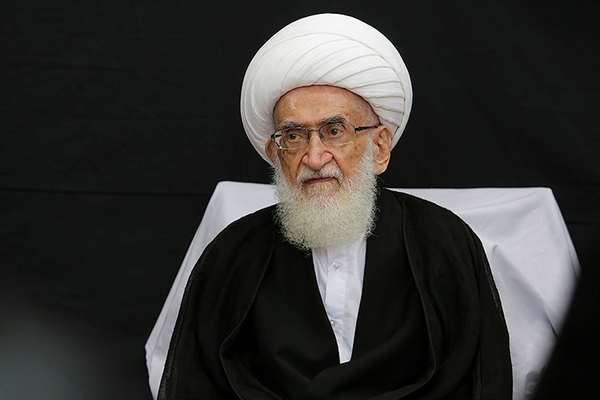 نوری همدانی، مرجع تقلید: هرگونه فتنهگری، خیانت به نظام و انقلاب است