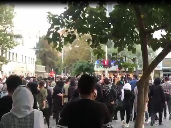 قتل مهسا امینی و بیرون زدن آتش از زیر خاکستر؛ ادامه اعتراضات در شهرهای مختلف ایران