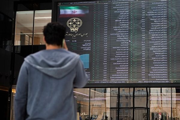 خروج نحو 11 تريليون تومان من الأموال من بورصة طهران خلال 24 يومًا