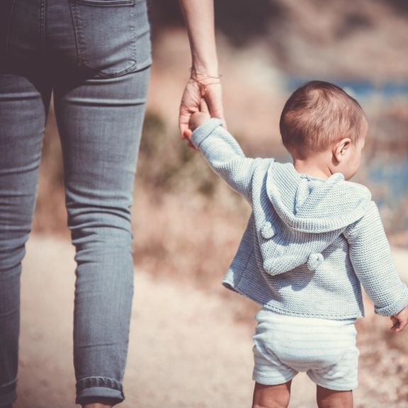 نتایج یک نظرسنجی: ۴۰ درصد جوانان جهان در مورد بچهدار شدن تردید دارند