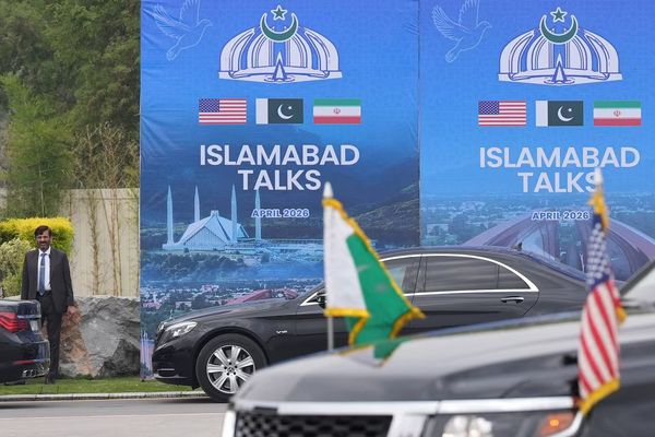 Tehran sends tough message but keeps diplomacy door open