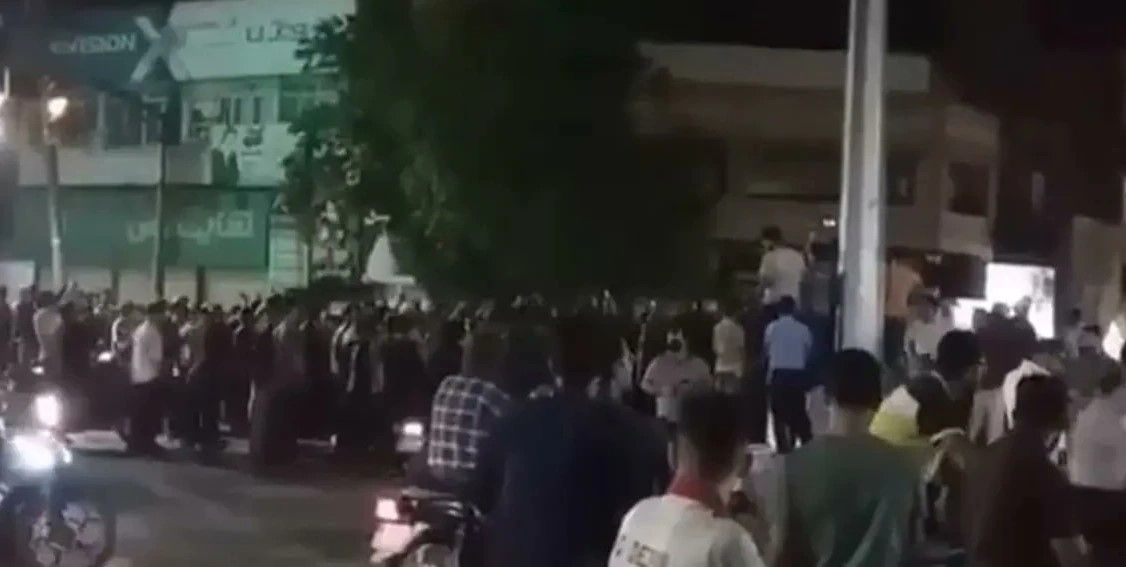 Protests Ignite In Southern Iran Against Government Price Hikes          