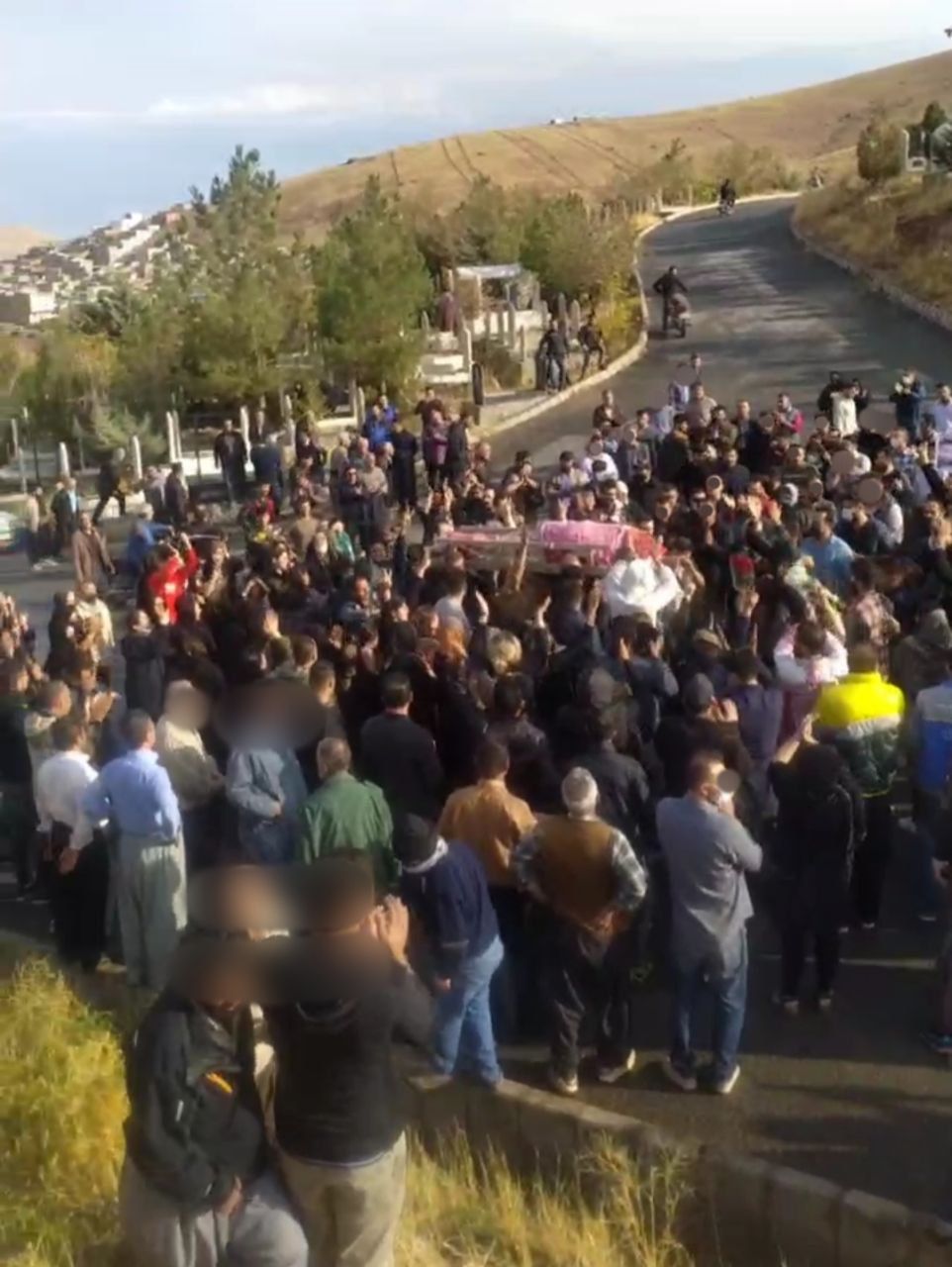 People Take To Streets In Kurdish City, Take Control Of Governor’s Office