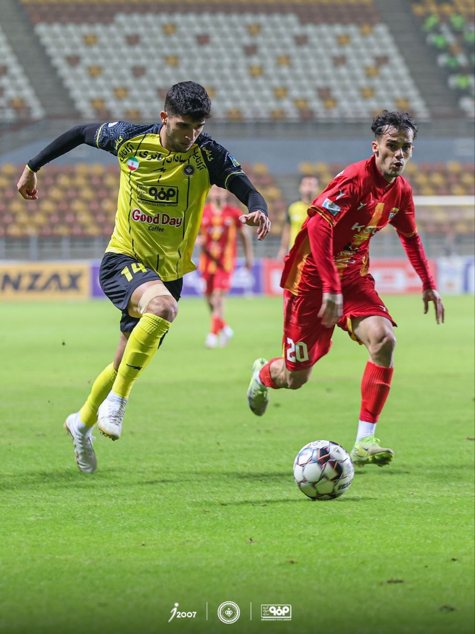 با دستور دولت جمهوری اسلامی، باشگاه‌های سپاهان و فولاد خوزستان از لیگ برتر کنار کشیدند