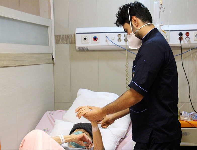 تایید خودکشی یک پرستار جوان در کرمانشاه پس از تمدید نشدن قراردادش