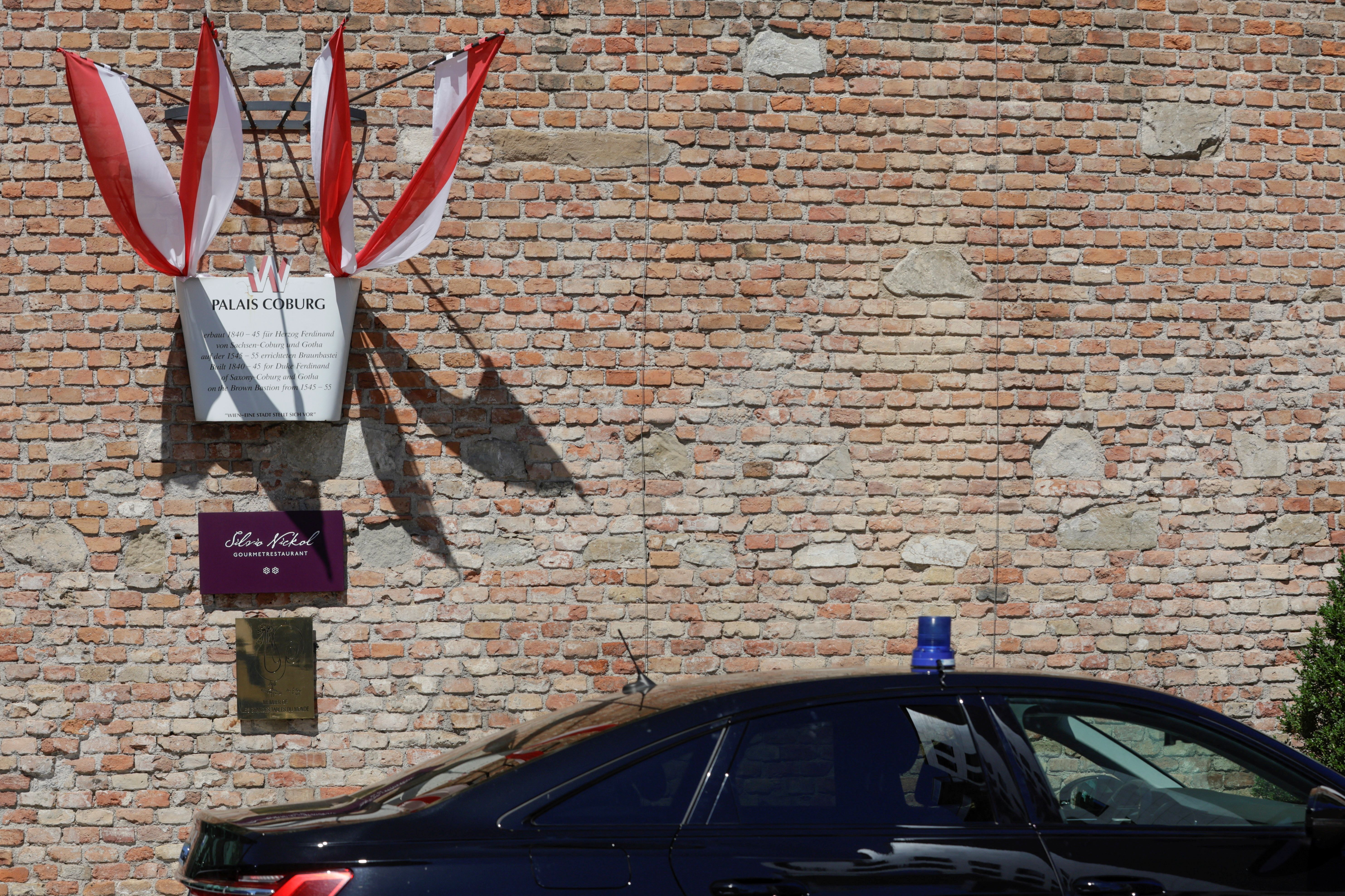 خوشبینی اولیانوف به نتیجه مذاکرات وین؛ درخواست امیرعبداللهیان برای حل موضوع سایت‌های مشکوک