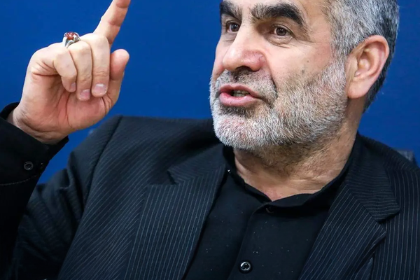 نائب رئيس البرلمان الإيراني: سنثأر يومًا ما لدم خامنئي من الولايات المتحدة ومسؤوليها