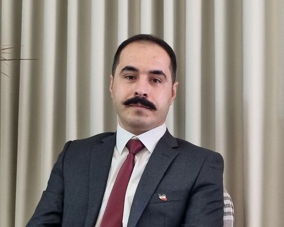 حسین رونقی، زندانی سیاسی سابق: وزارت اطلاعات برای من درخواست محرومیت از حقوق شهروندی کرده