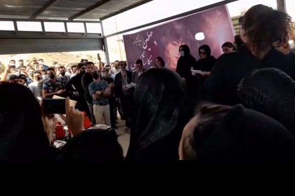 برپایی اعتراضهای شبانه در پی برگزاری مراسم چهلم نیکا شاکرمی