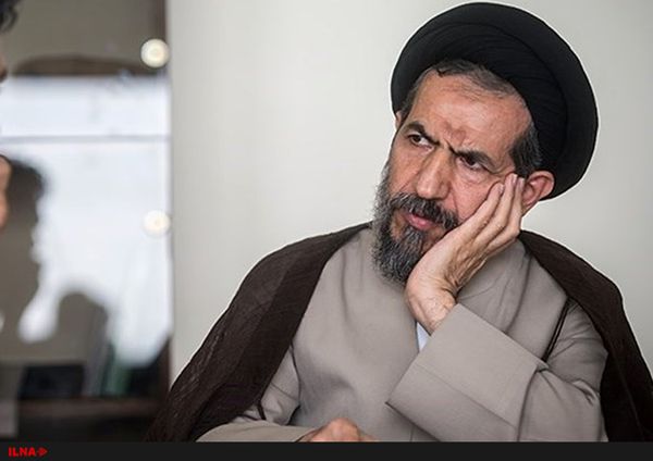 امام جمعه تهران:روزانه معادل هفت میلیون بشکه نفت به اقتصاد تزریق می‌کنیم اما بزرگ نمی‌شود 