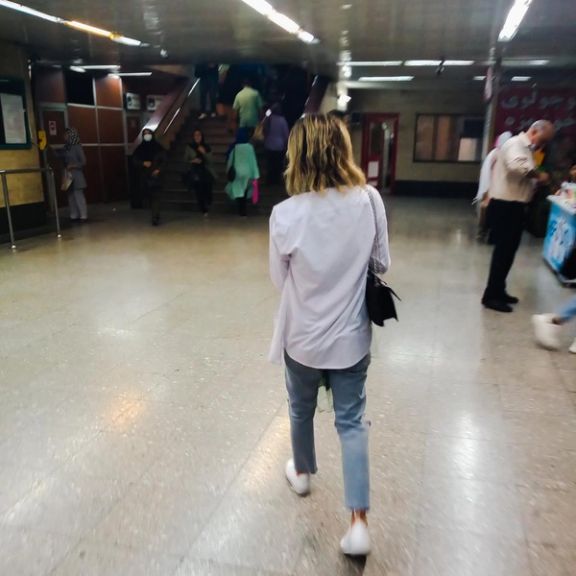 استقبال گسترده از کارزار مخالفان حجاب اجباری؛ هشتگ «حجاب بیحجاب» در توییتر داغ شد