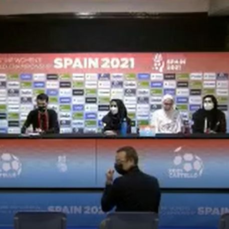 چرا کنفرانس خبری تیم هندبال قطع شد؟ چرا همراه تیمهای ایران، مامور حراست فرستاده میشود؟