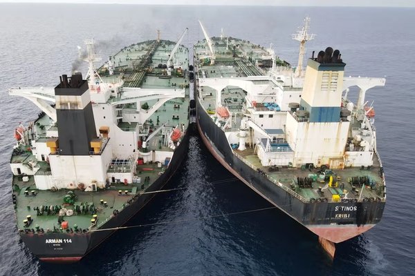 تحمل 1.2 مليون برميل.. إندونيسيا تعرض ناقلة نفط إيرانية محتجزة لديها للبيع في مزاد علني