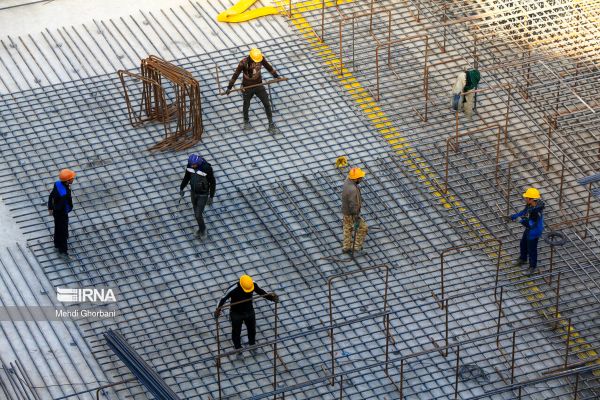 Corruption And Mismanagement Drive Workers To Suicide In Iran