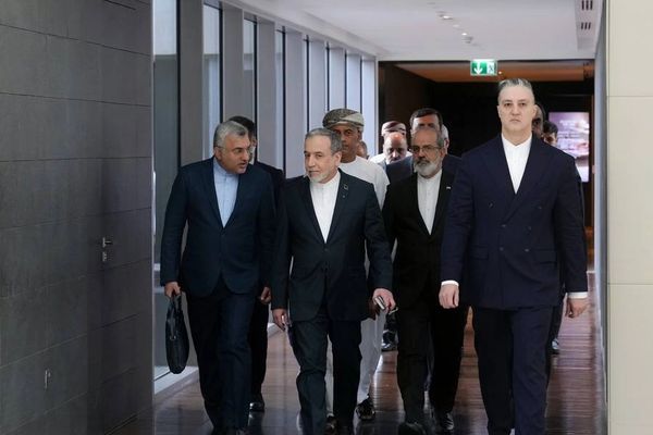 عباس عراقچی به محل مذاکره با آمریکا رفت