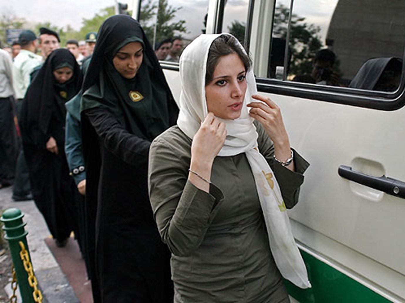 مساعدة الرئيس الإيراني لشؤون المرأة: تداول قضية "عيادات ترك الحجاب" حرب نفسية ضد الحكومة