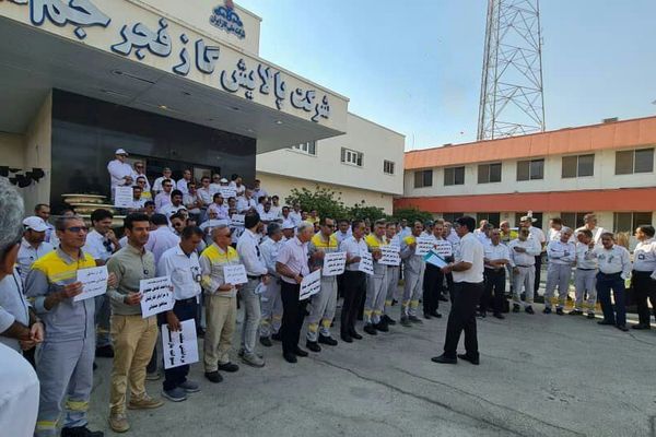 Oil and gas workers join Iran's intensifying labor protests
