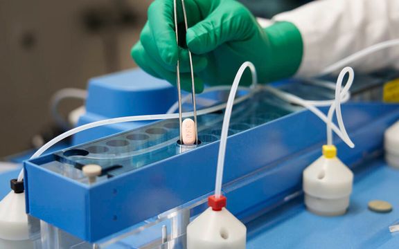 فایرز خواستار صدور مجوز استفاده اضطراری برای قرص ضد کرونای این شرکت شد