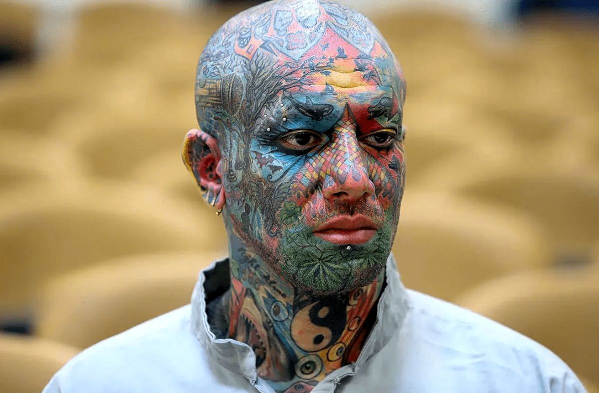 الحائزة على "نوبل" نرجس محمدي: الحكومة هي المسؤولة عن انتحار السجناء