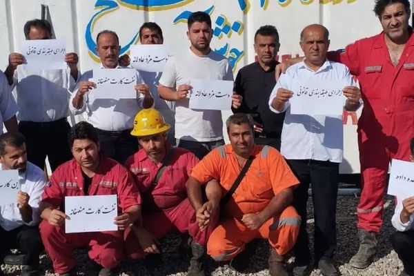 Over 8,000 Oil Workers Go on Strike Demanding Higher Wages