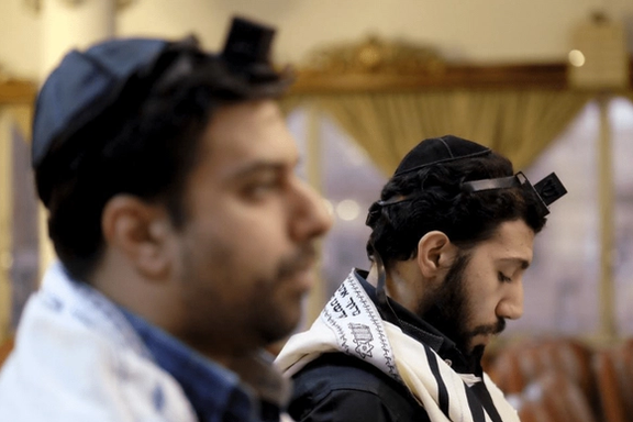 روایت یک زن ایرانی از بازداشت ۱۰ یهودی در ایران: آنها را با خشونت بازداشت کردند