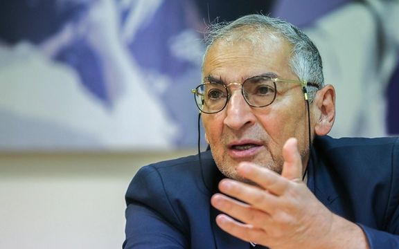 صادق زیباکلام: هرکسی در انتخابات شرکت کند با آبروی خود بازی کرده