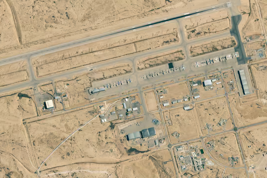 شبکه کان اسرائیل: ۹ هواپیمای نظامی آمریکا صدها بمب را به پایگاه نواتیم اسرائیل منتقل کردند