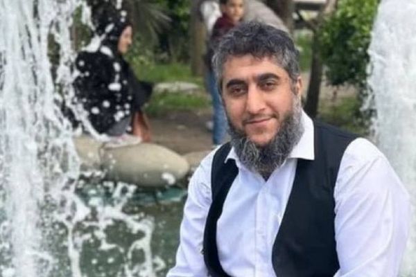 اغتيال معارض إيراني رمياً بالرصاص أمام منزله في تركيا