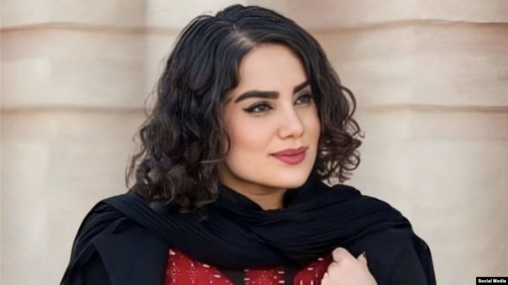 بهار خنیاب‌پور پس از آزادی از زندان به بیماری خودایمنی مبتلا شده است