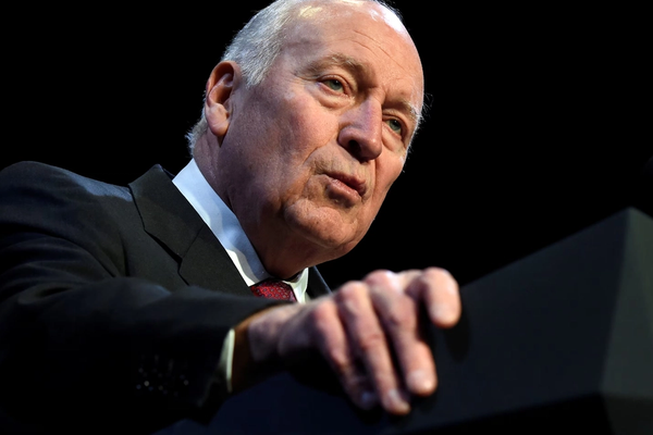 وفاة ديك تشيني نائب الرئيس الأميركي السابق وداعم الهجوم على إيران