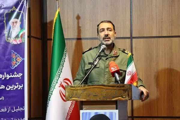فرمانده سپاه استان مرکزی: جوانی که برایش دوره پهلوی تبیین نشده، در زمین دشمن بازی میکند