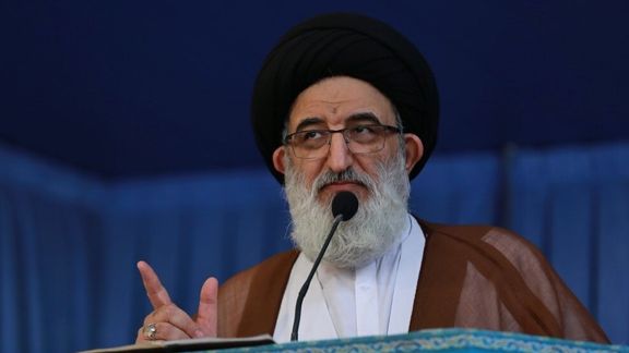 امام جمعه کرج خطاب به مخالفان حمله به اسرائیل: ای ترسوهای بزدل! پاسخ ندادن یعنی عقبنشینی