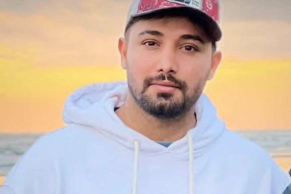 محمدرضا عبداللهپور، عضو کادر درمان در تهران بازداشت شده است