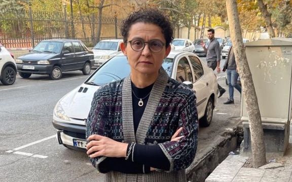 سحر مصیبی، فیلمساز، تصویری بدون حجاب اجباری از خود منتشر کرد