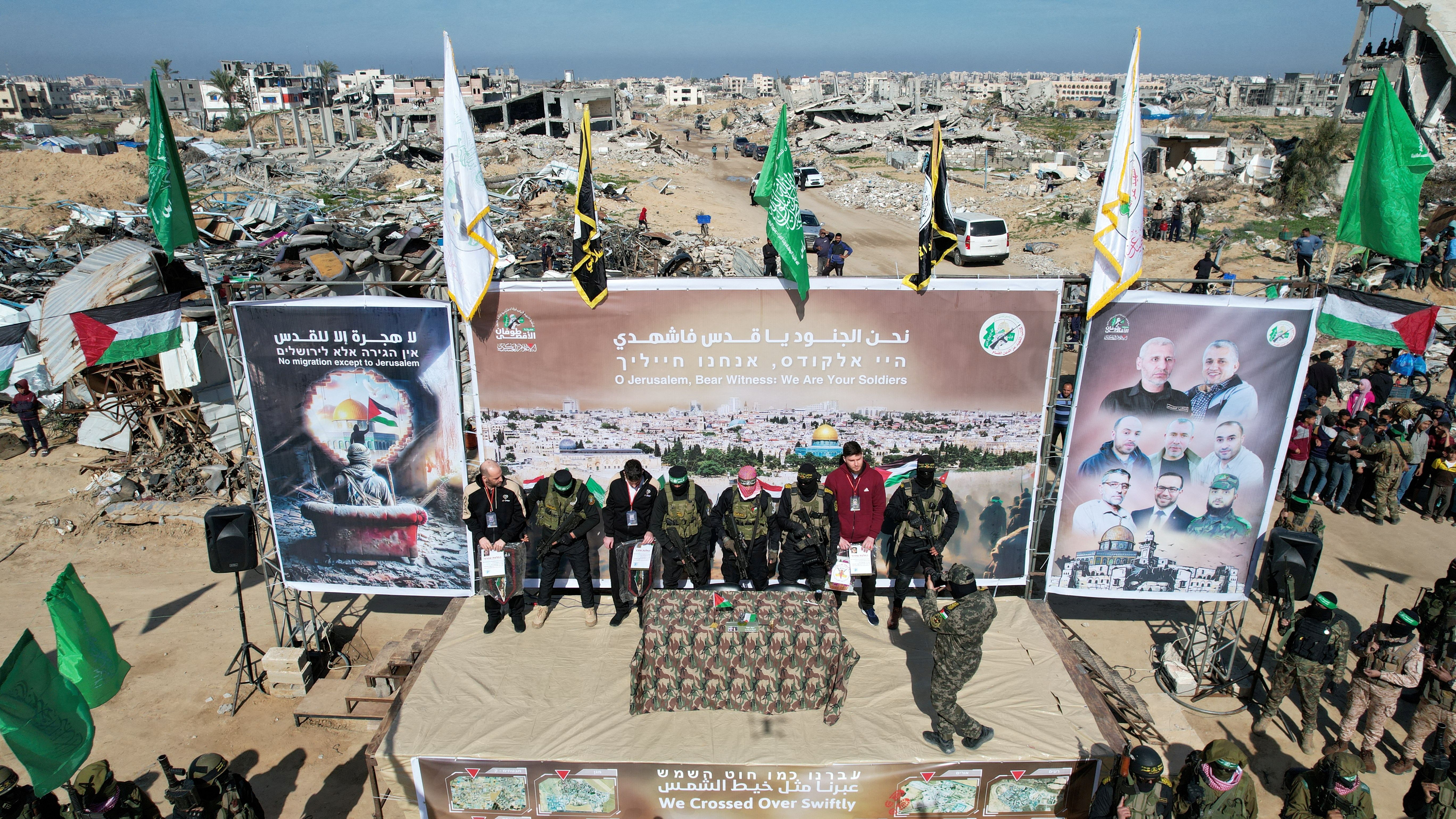 ترامپ در واکنش به آزادی تنها ۳ گروگان حماس: اسرائیل باید درباره ضرب‌الاجل من تصمیم‌ بگیرد