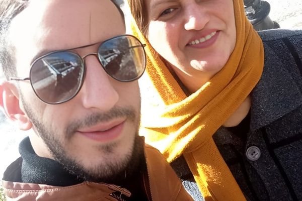 اعتقال أم وابنها من البهائيين بتهمة "الدعاية ضد النظام" في إيران