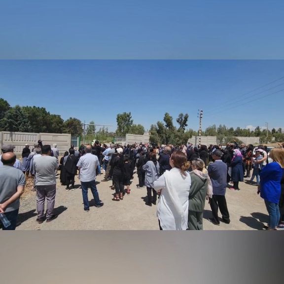 تداوم آزار و اذیت بهائیان؛ وزارت اطلاعات از حضور شهروندان بهائی در آرامستان جلوگیری کرد