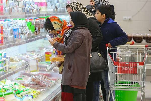 War or government failure? Record inflation fuels political battle in Iran