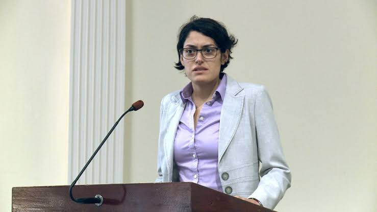 البنتاغون يغير منصب "متهمة" من أصول إيرانية بتسريب وثائق خطة الهجوم الإسرائيلي على إيران