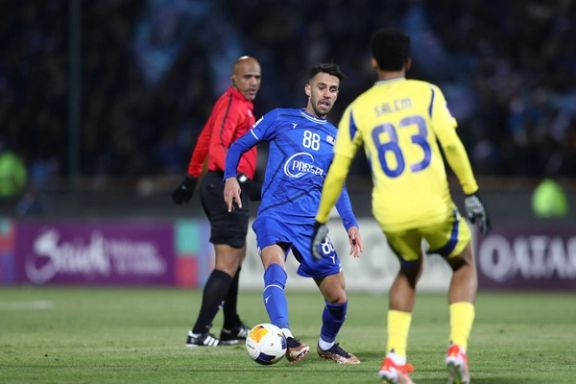 در آستانه بازی با النصر؛ آرش رضاوند، هافبک استقلال مصدوم شد