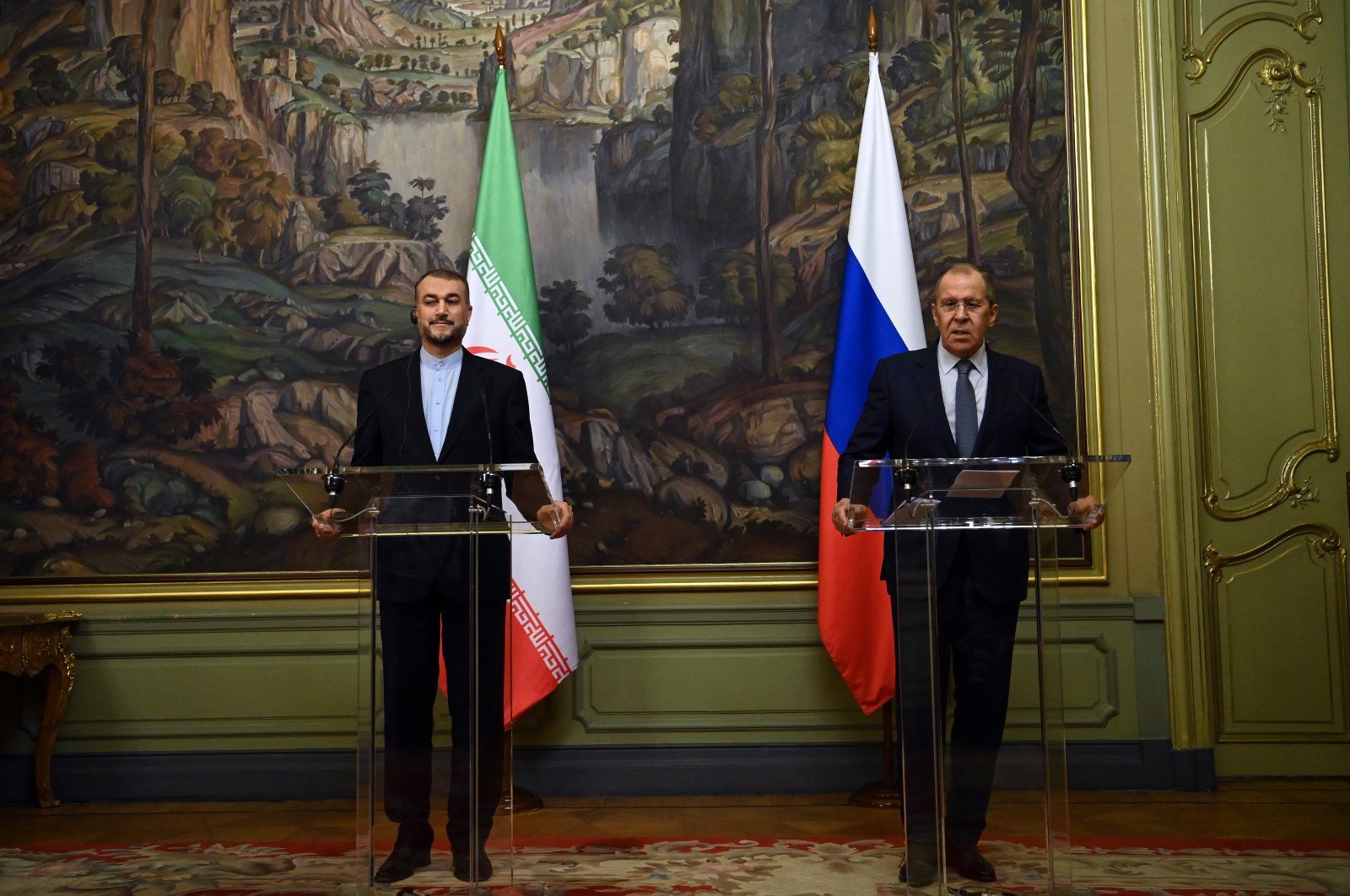 لاوروف خواستار تشکیل گروه منطقه‌ای ۳+۳ برای حل مناقشات امنیتی ترانزیتی شد