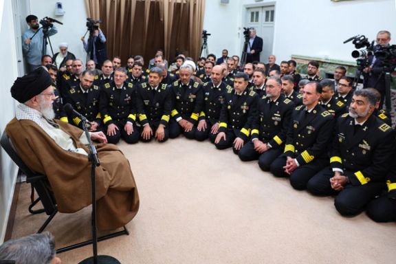 خامنئي للمسؤولين: ضخموا قدراتنا العسكرية حتى يشعر العدو أنه سيدفع الثمن إذا هاجمنا