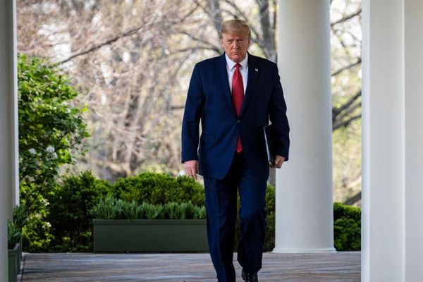 "سي بي إس نيوز": ترامب يراجع الجدول الزمني لهجوم محتمل دون اتخاذ قرار نهائي