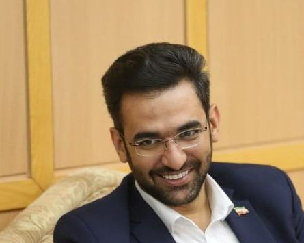 کری آذریجهرمی برای استقلالیها: با ویایآر و سقف قرارداد هم باختید، چه ایرادی میگیرید؟