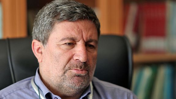 Managing editor of Iran's Etemad daily, Elias Hazrati